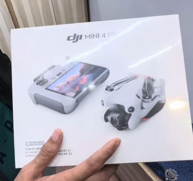 DJI 4 Pro (Original DJI 6 Months Official Garantee)