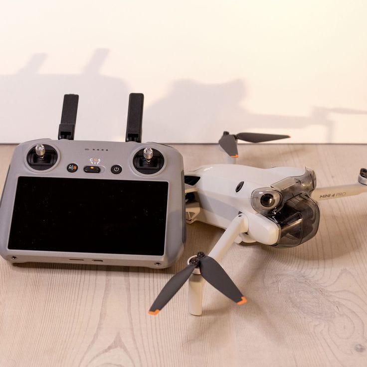 DJI 4 Pro (Original DJI 6 Months Official Garantee)